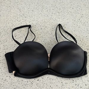 Victoria’s Secret Very Sexy Strapless Bra with straps. NWT.